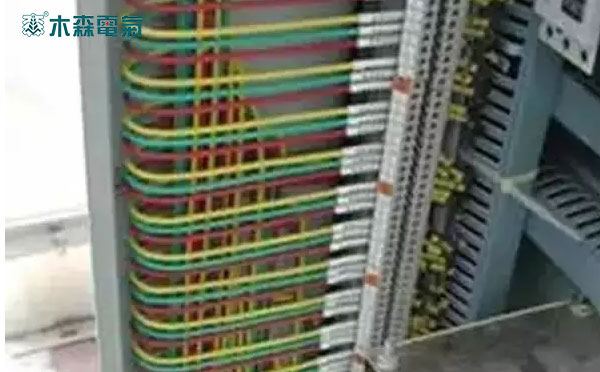 110kV高压电气安装施工操作教程之电缆芯线拉直排列整齐